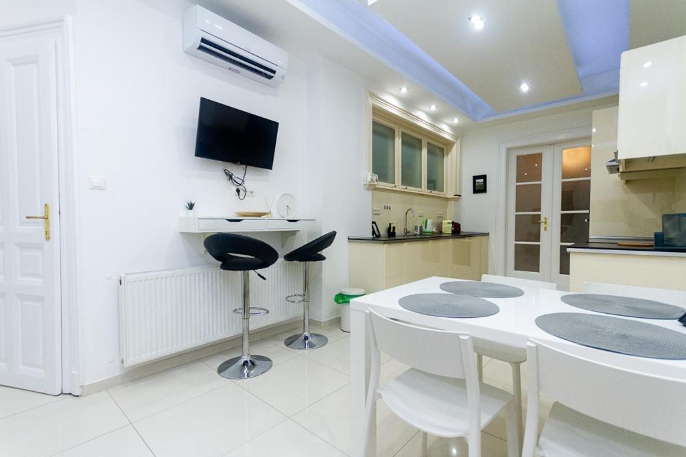 Apartament Luxury On Andrassy Avenue - A7 *